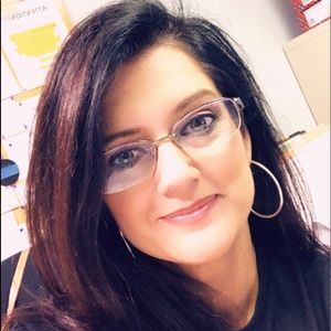 Meet your Posher, Angela